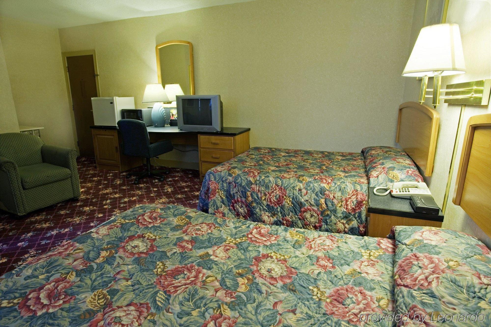 Americas Best Value Inn Dearborn Cameră foto
